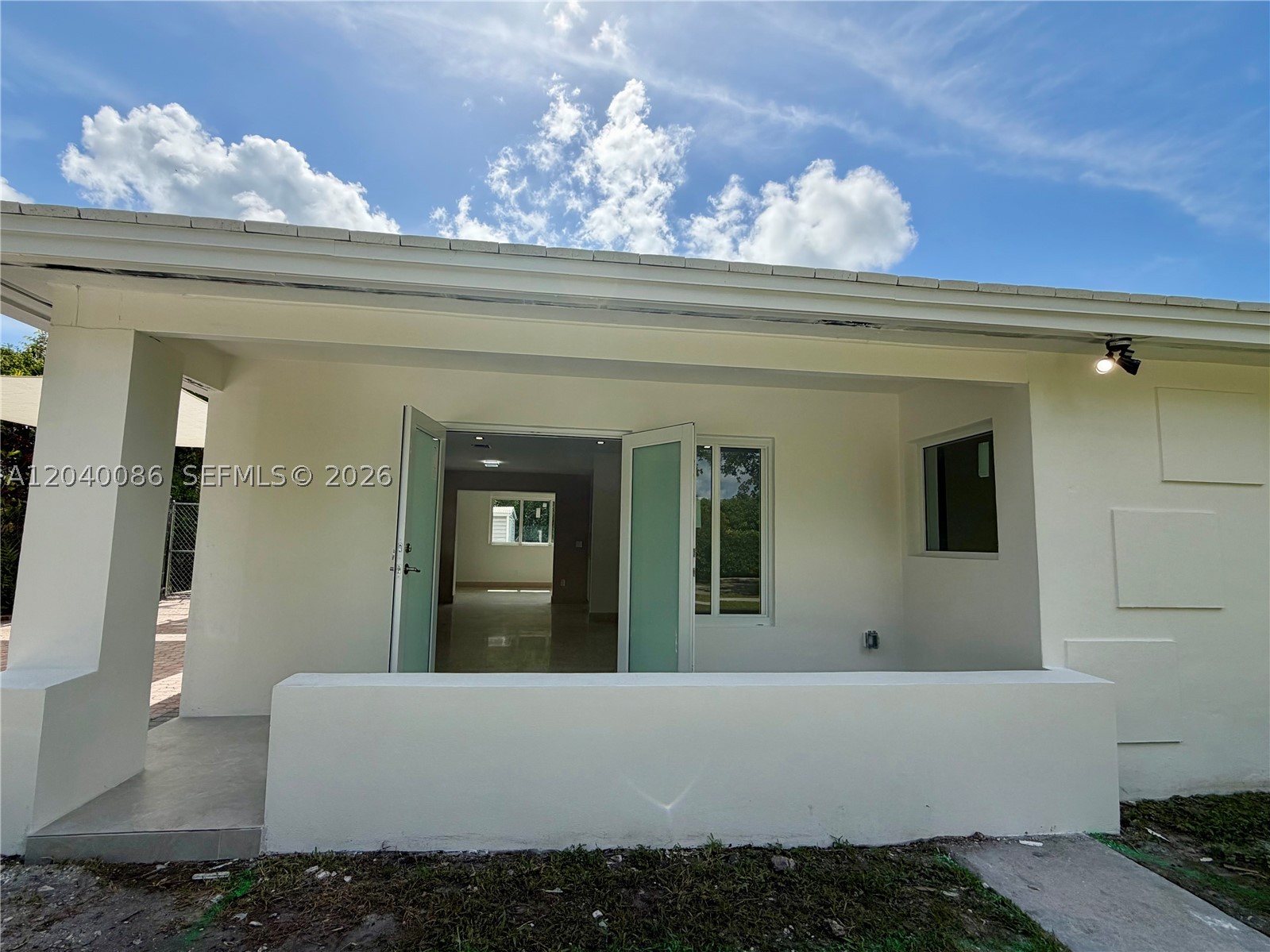 8235 SW 62nd Pl Miami, FL 33143