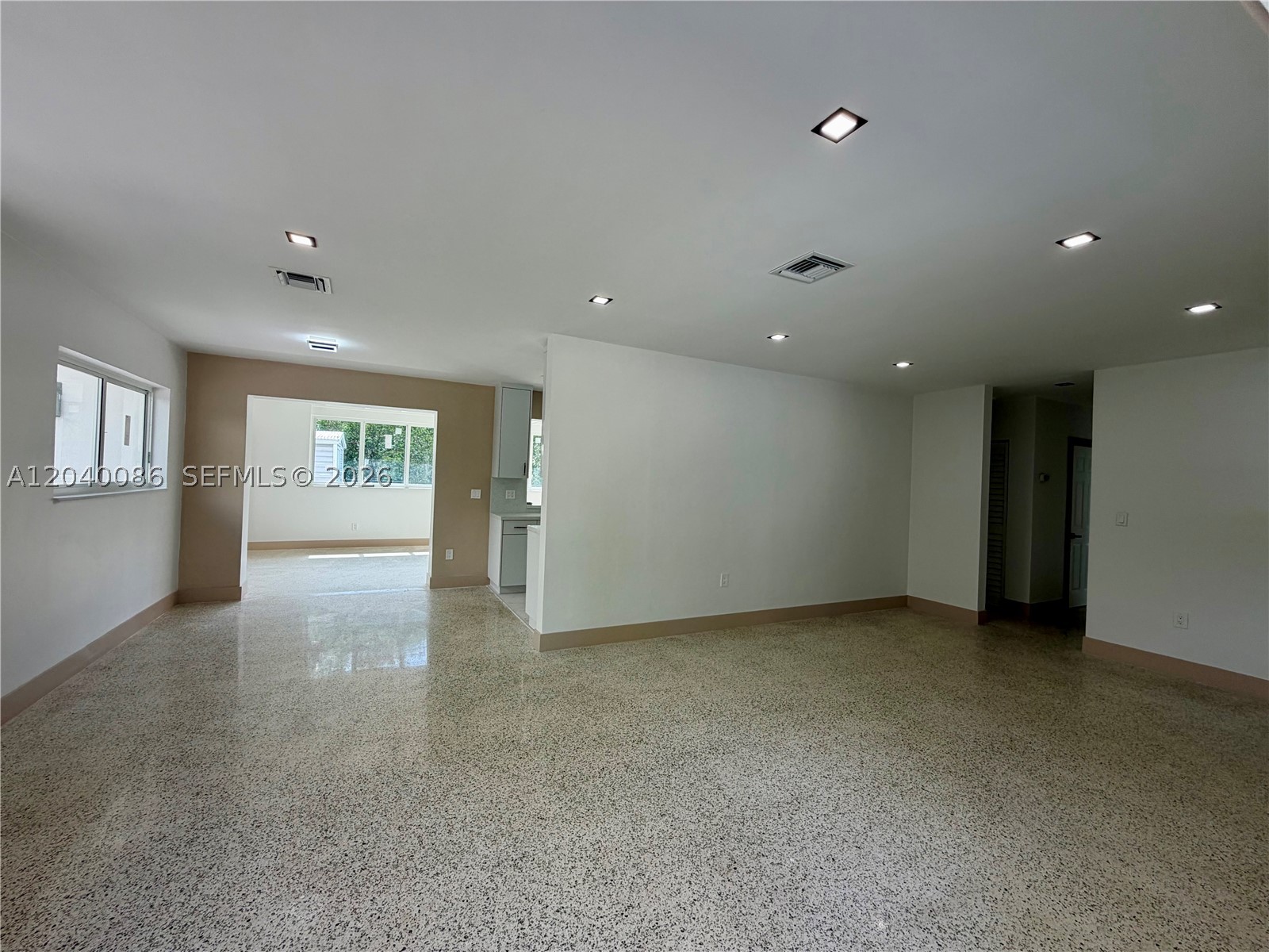 8235 SW 62nd Pl Miami, FL 33143