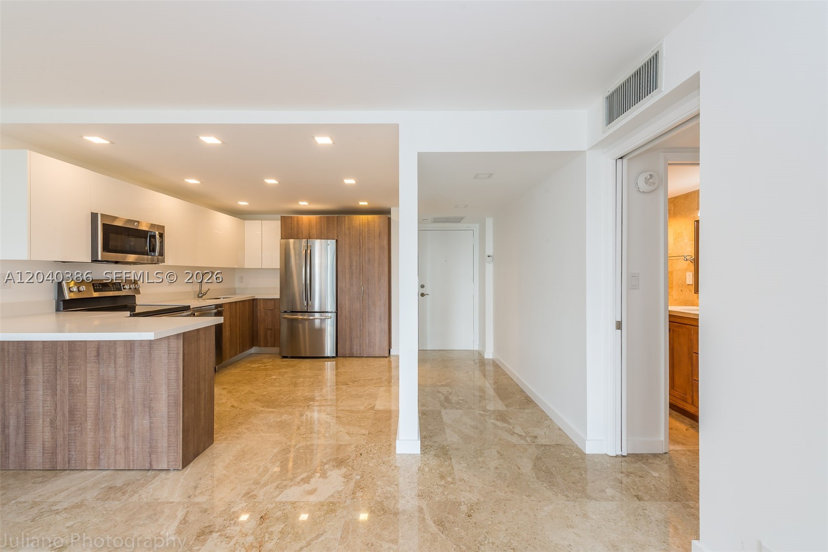 image Brickell Place II0