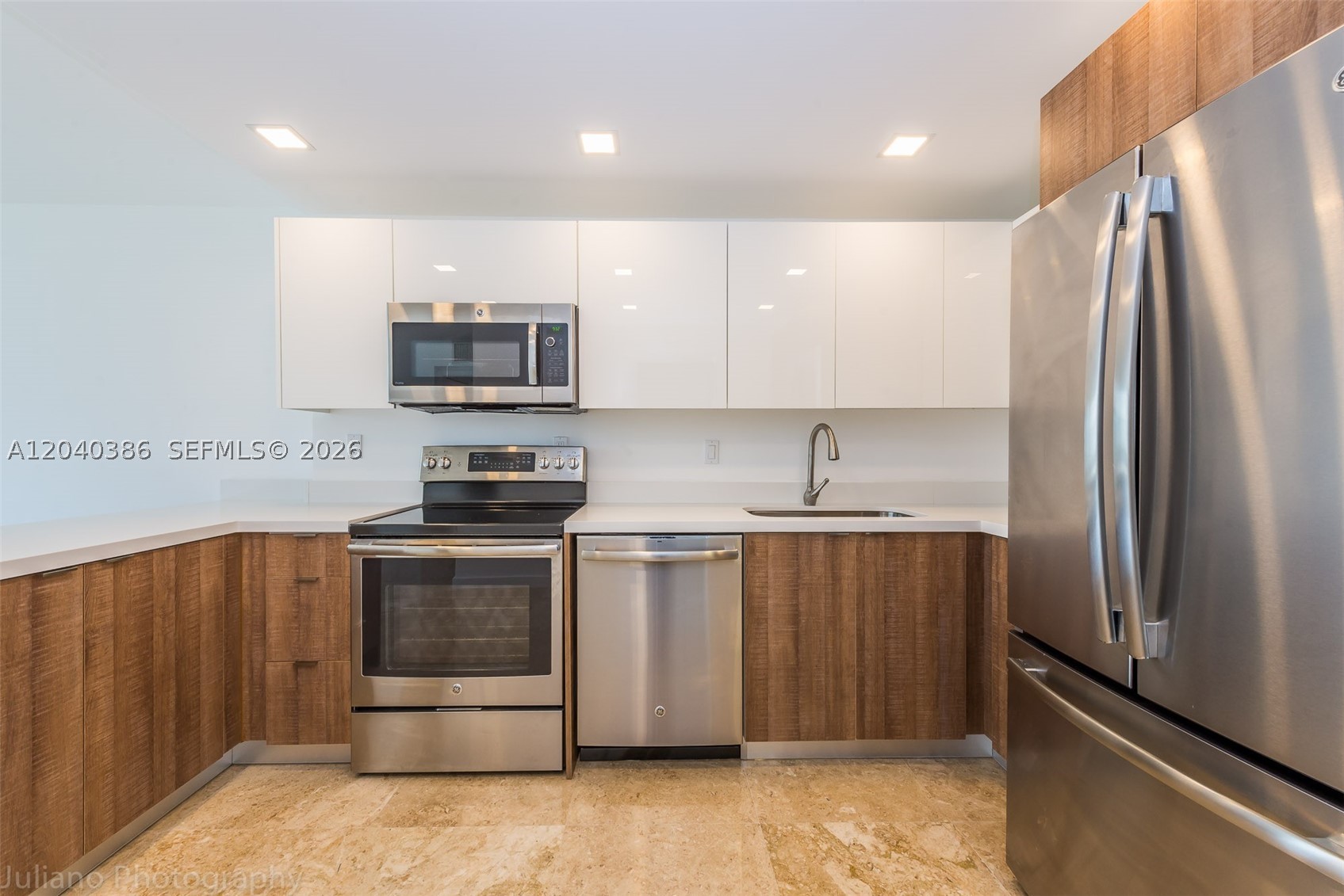 image Brickell Place II7