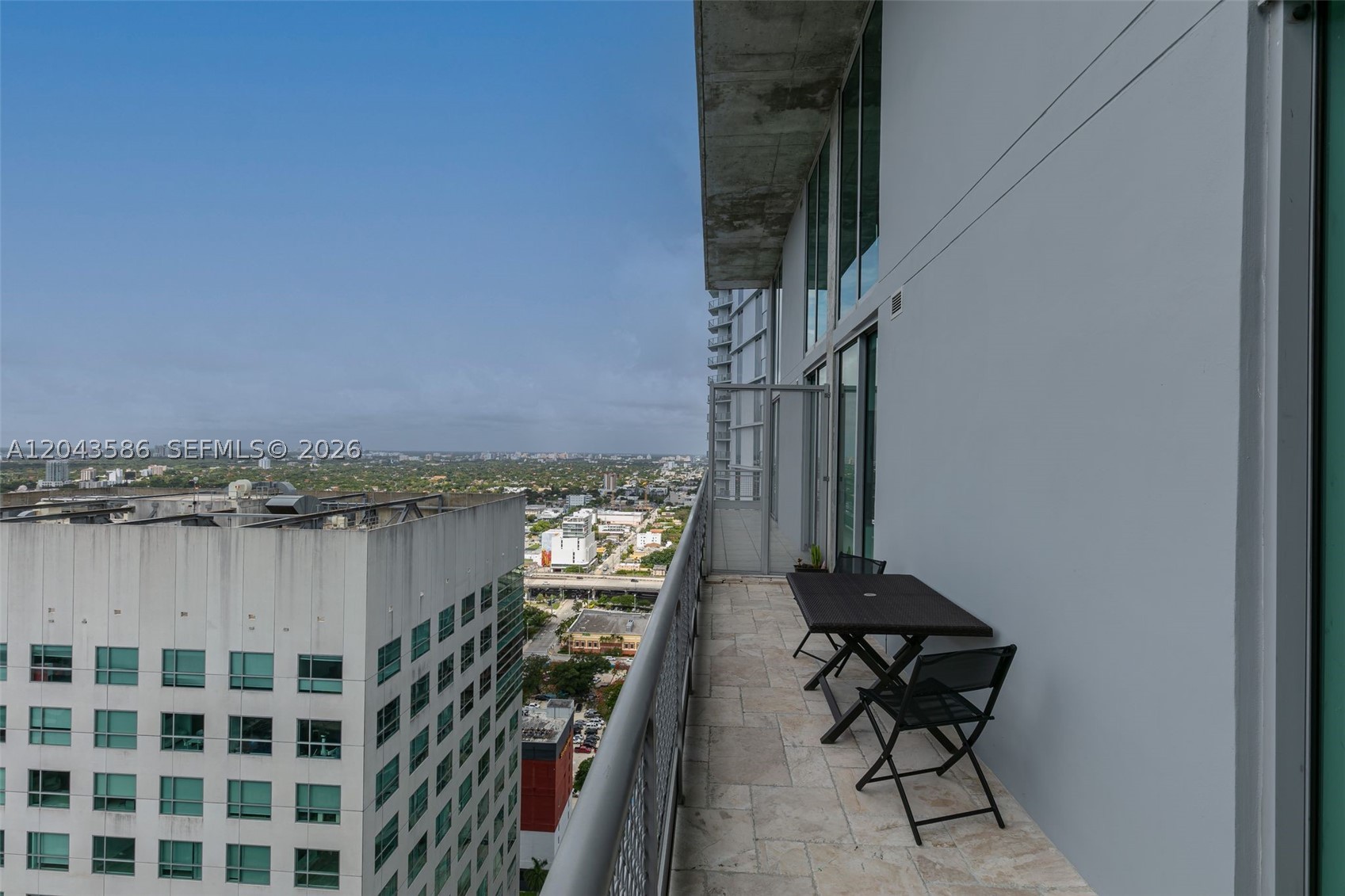 690 SW 1st Ct #PHII17 Miami, FL 33130