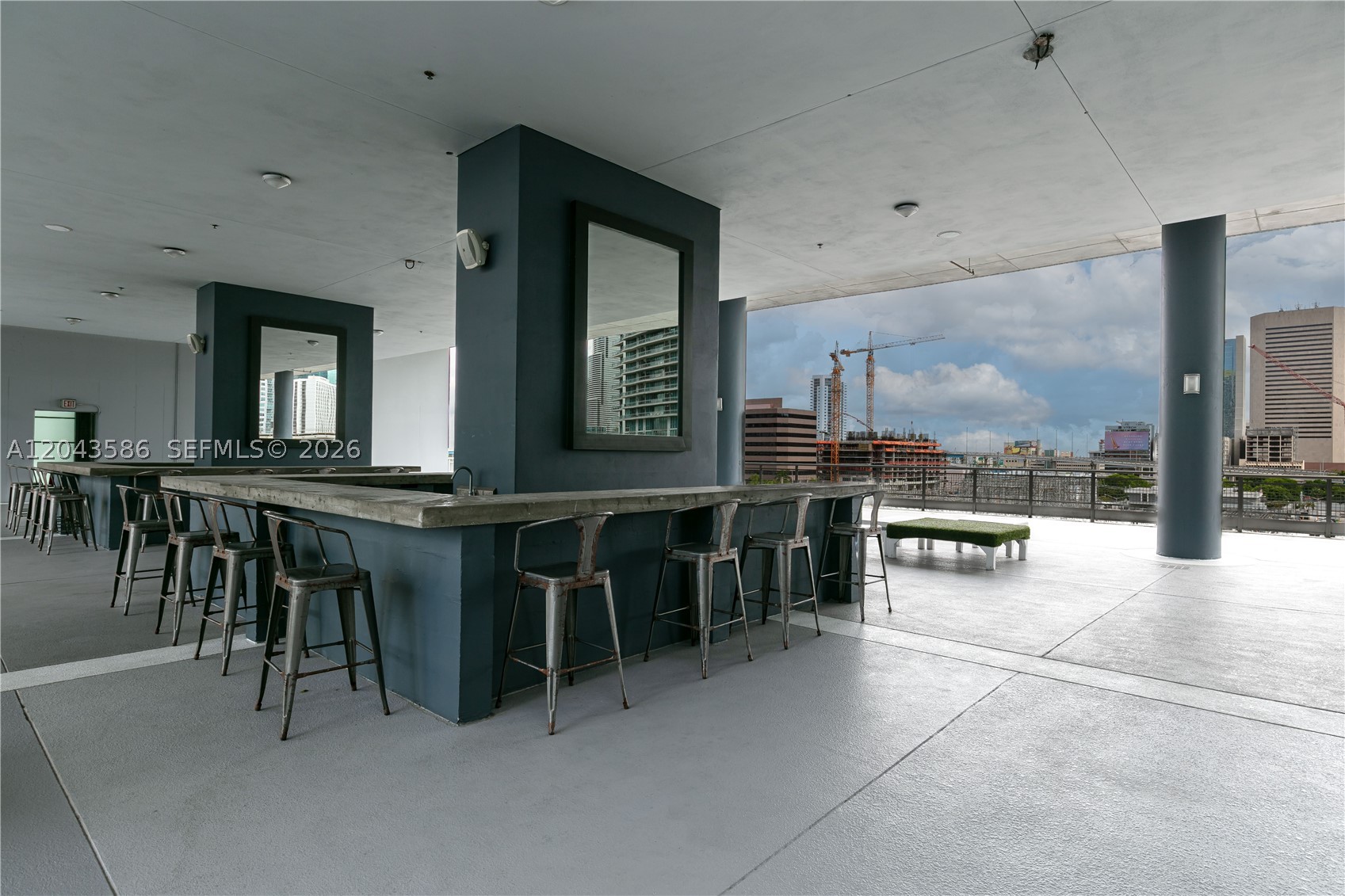 690 SW 1st Ct #PHII17 Miami, FL 33130