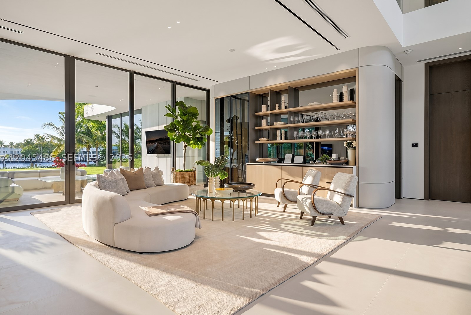 1015 S Southlake Dr Hollywood, FL 33019