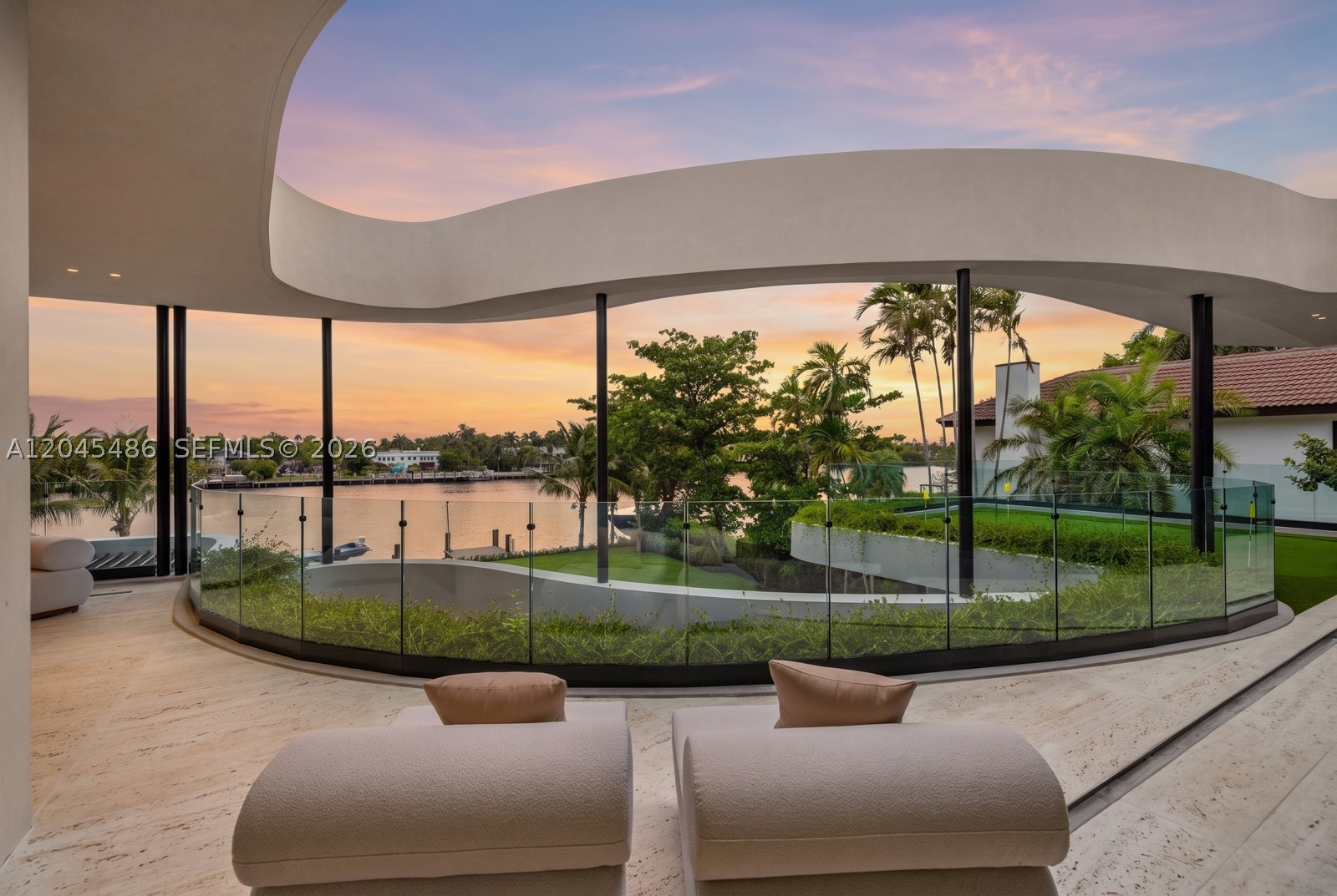 1015 S Southlake Dr Hollywood, FL 33019