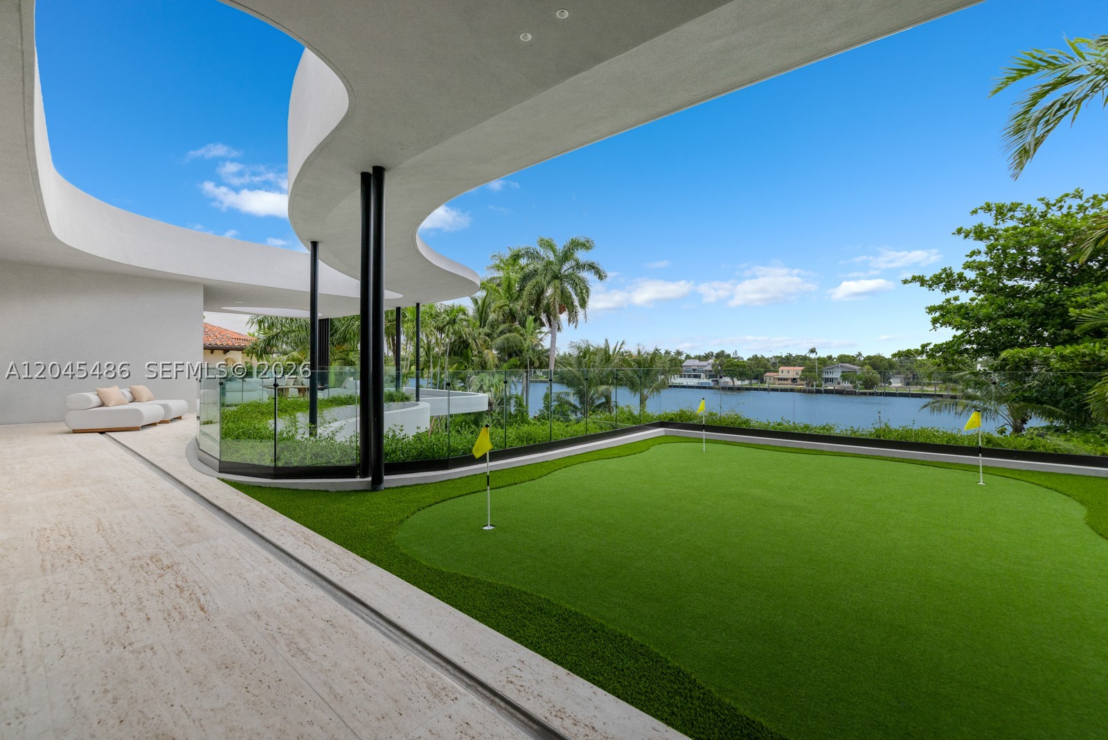 1015 S Southlake Dr Hollywood, FL 33019