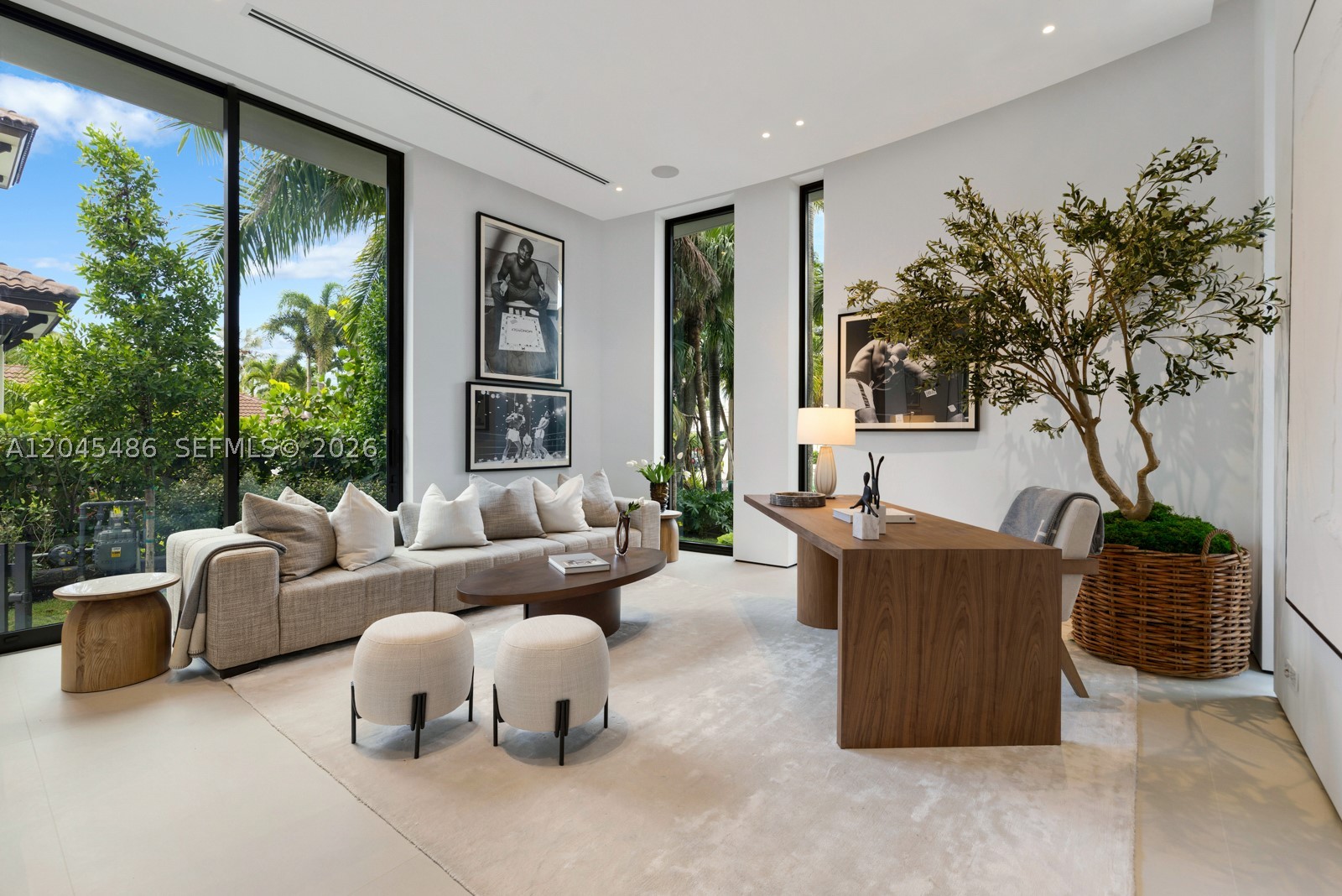1015 S Southlake Dr Hollywood, FL 33019