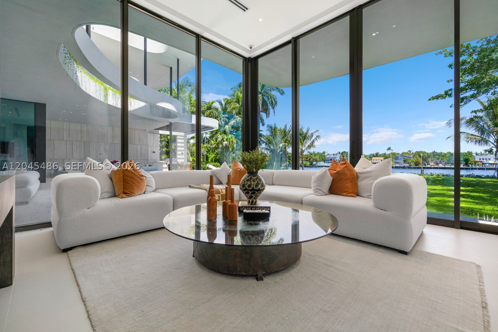 1015 S Southlake Dr Hollywood, FL 33019