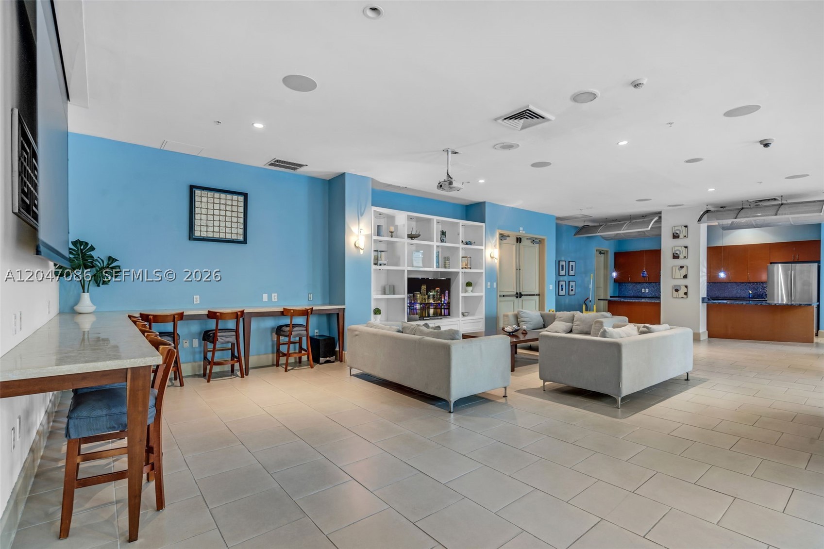 image Cite on the Bay East30