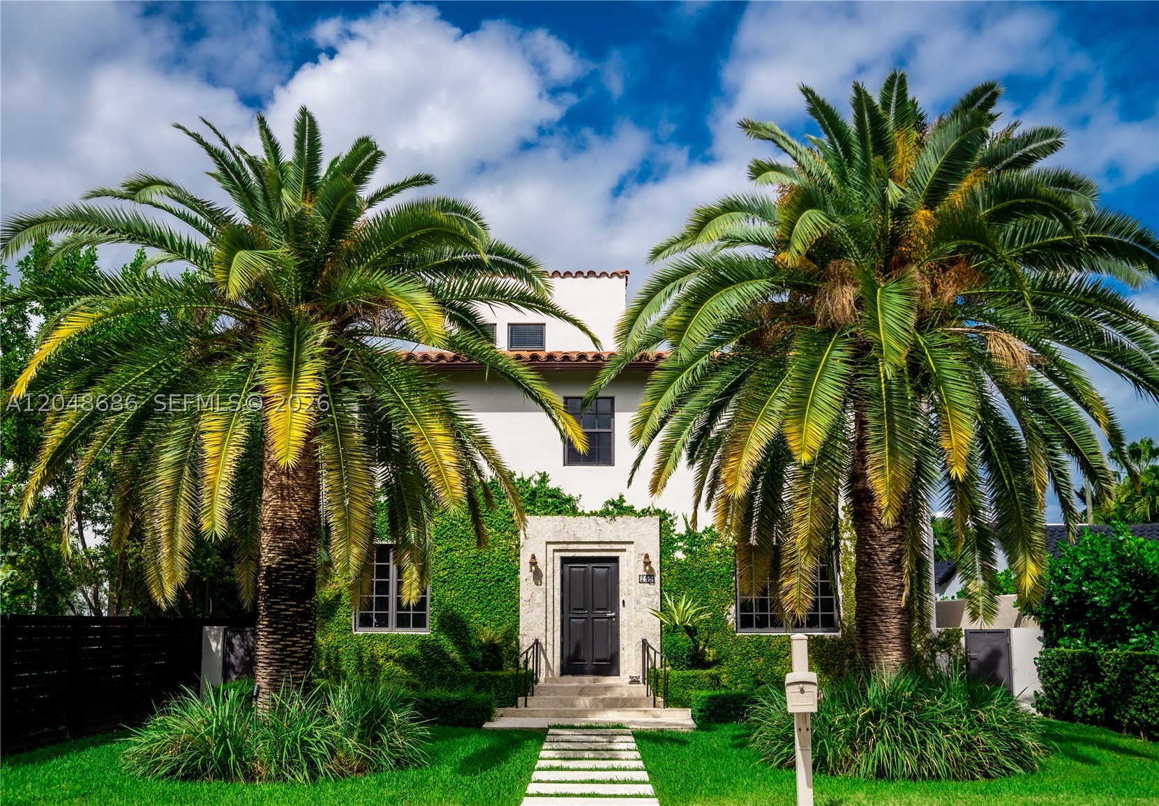 255 Palm Ave