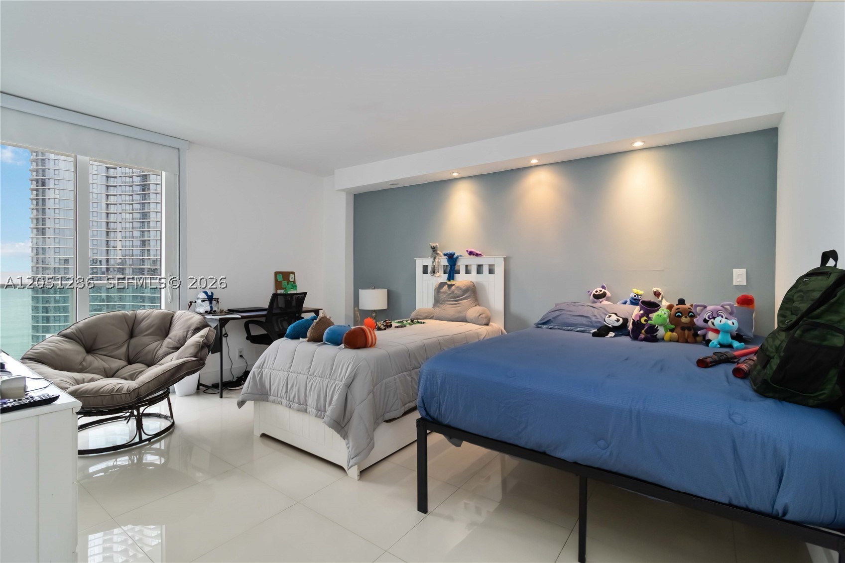 image Arlen House East9
