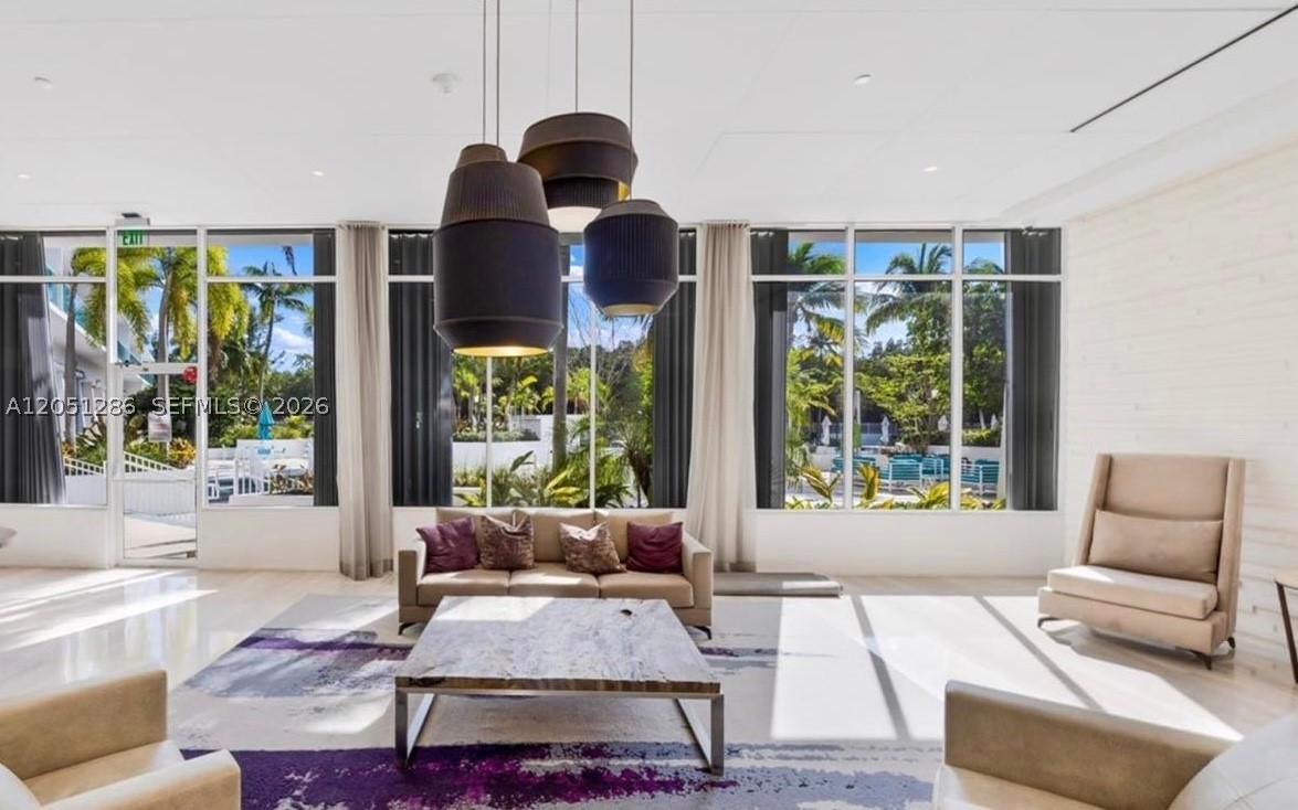 image Arlen House East32