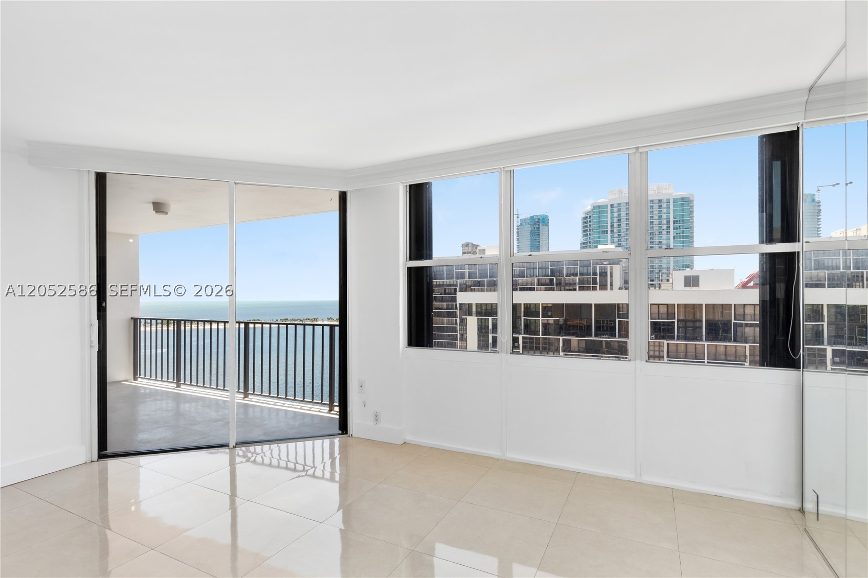 image Brickell Place II0