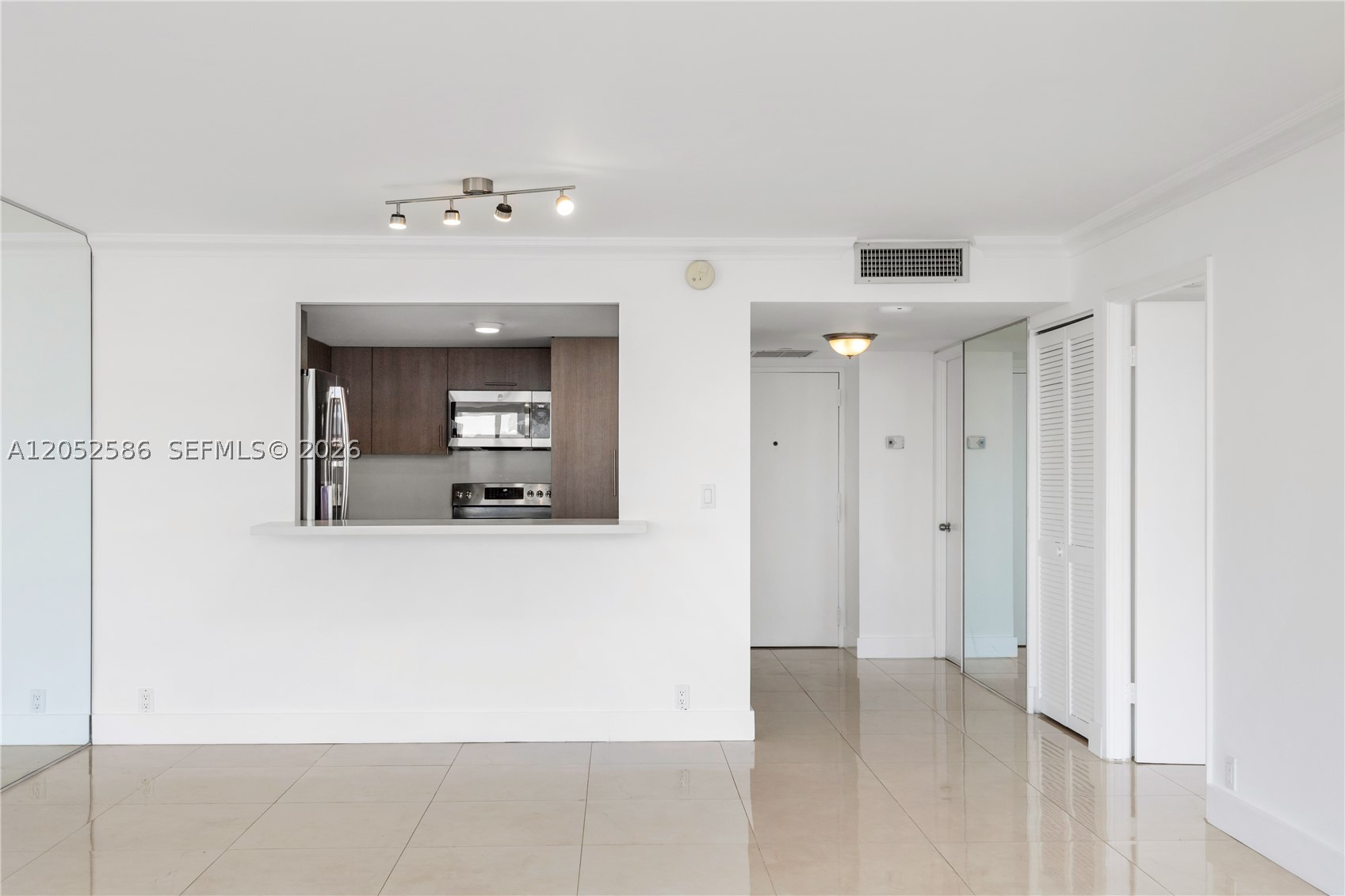 image Brickell Place II18