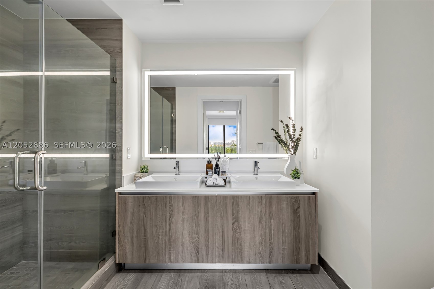 2960 NE 207th St #811 Aventura, FL 33180