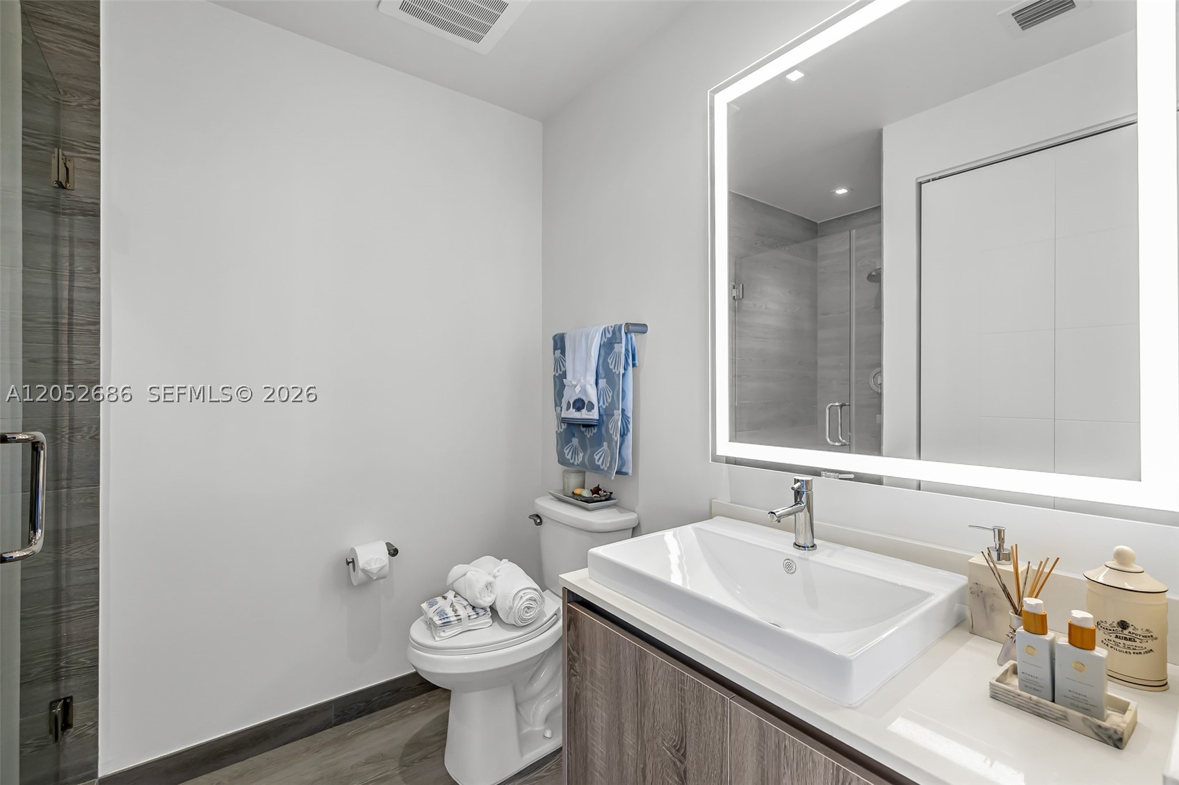 2960 NE 207th St #811 Aventura, FL 33180