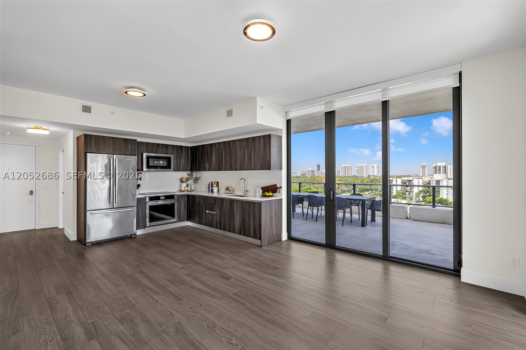 2960 NE 207th St #811 Aventura, FL 33180