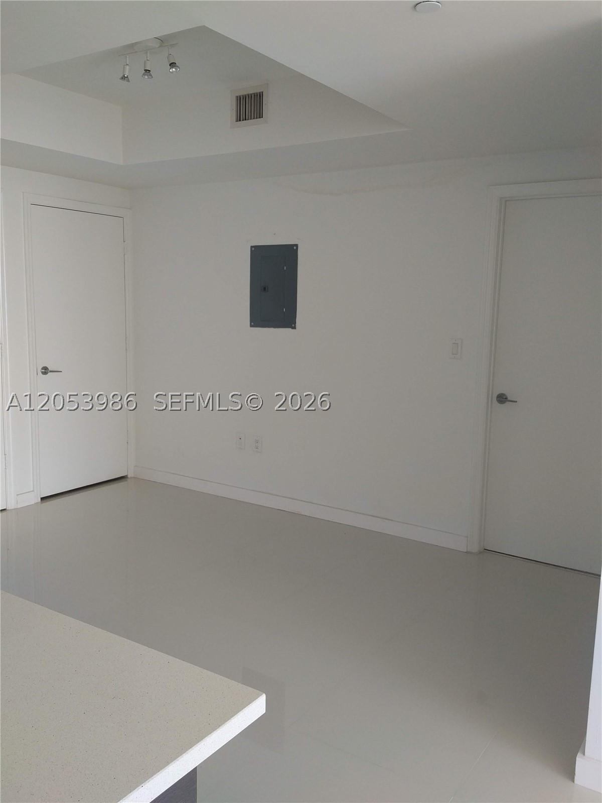 image 500 Brickell East4