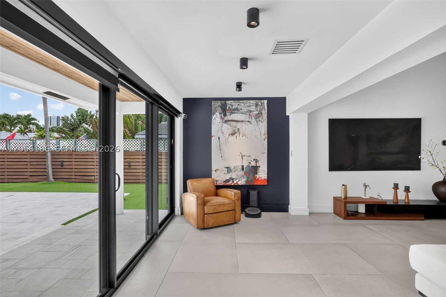 545 NE 9th Ave Fort Lauderdale, FL 33301