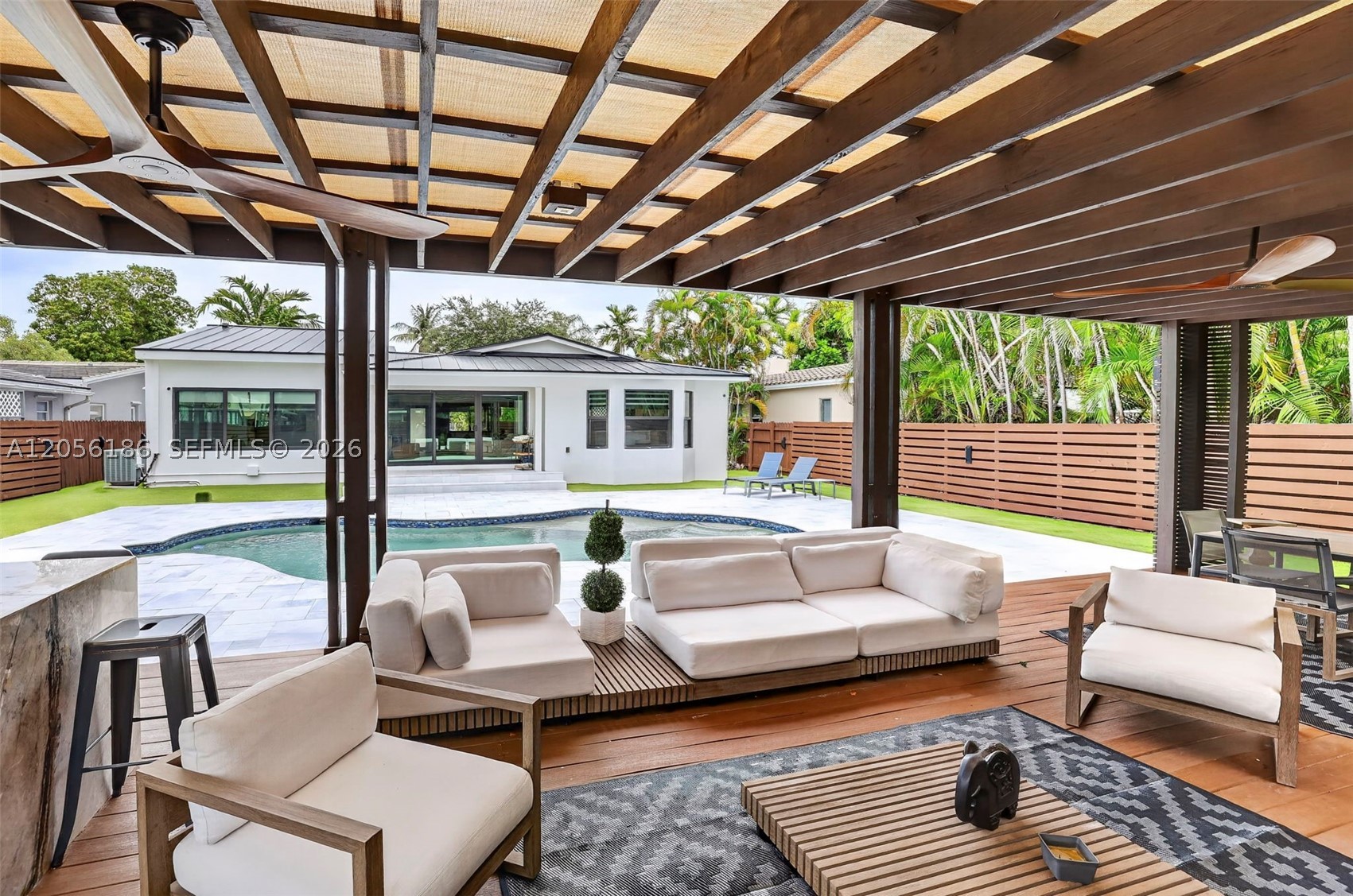 545 NE 9th Ave Fort Lauderdale, FL 33301