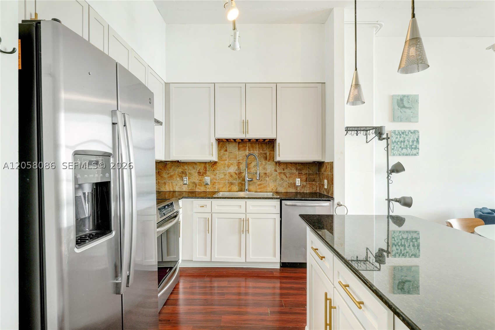 image Cite on the Bay West9