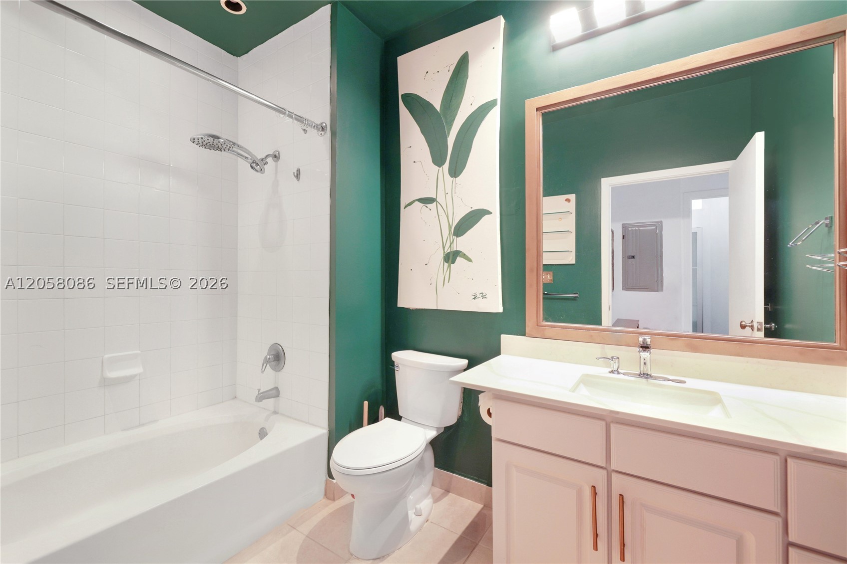 image Cite on the Bay West14
