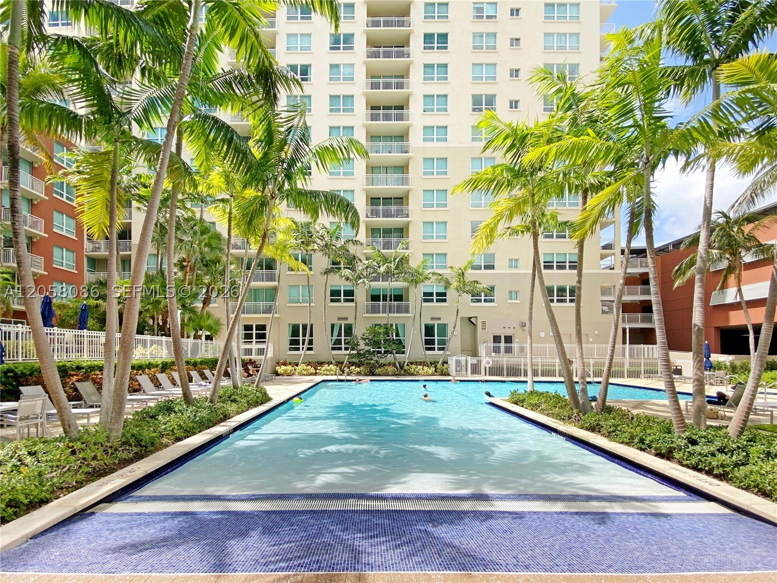 image Cite on the Bay West21