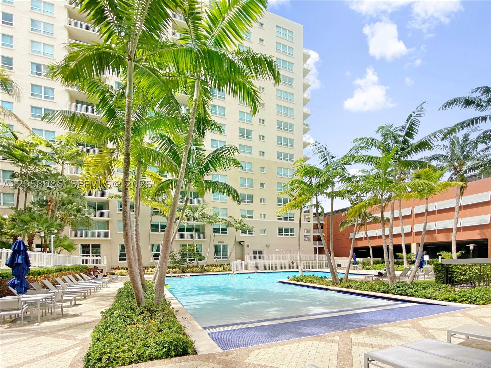 image Cite on the Bay West22