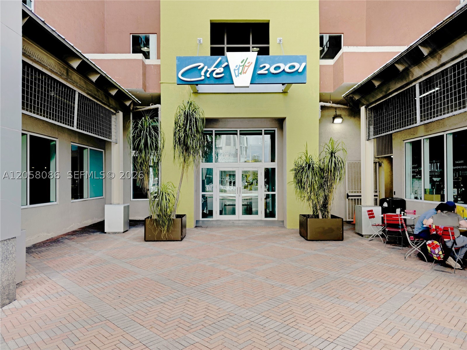 image Cite on the Bay West27