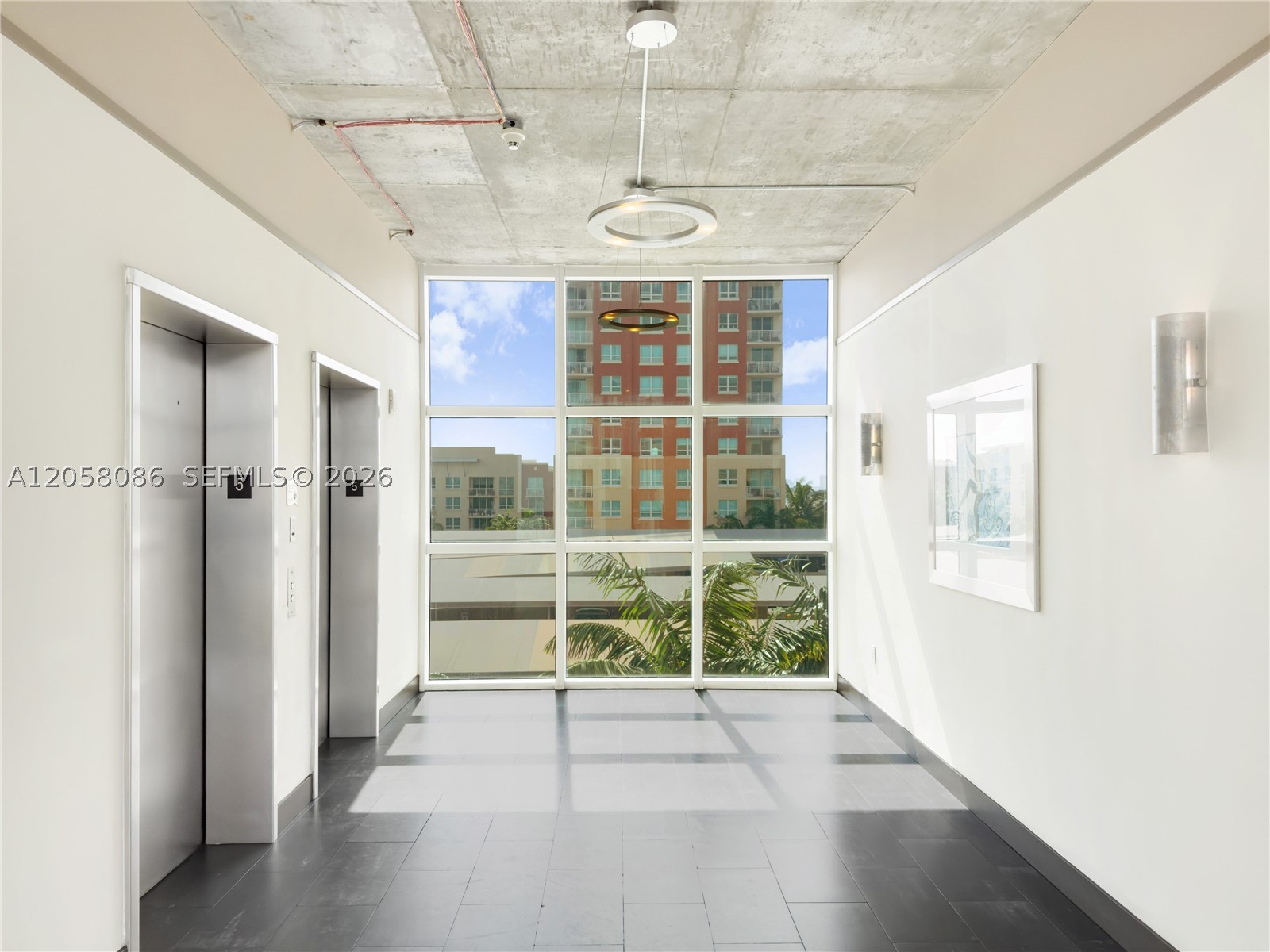 image Cite on the Bay West28
