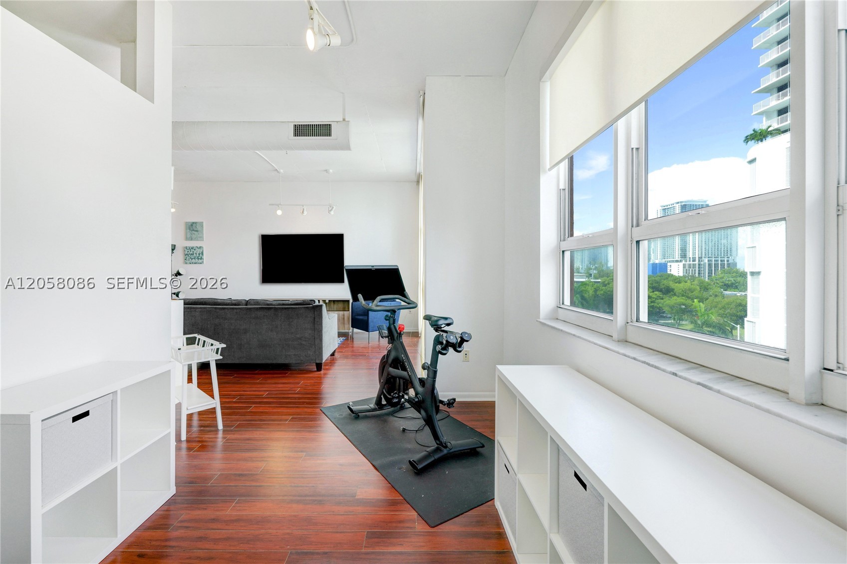 image Cite on the Bay West3