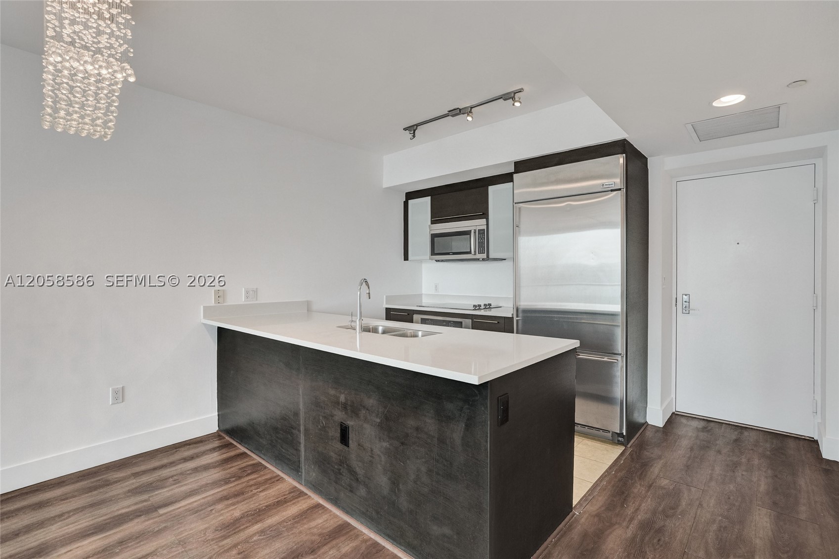 image 500 Brickell West1