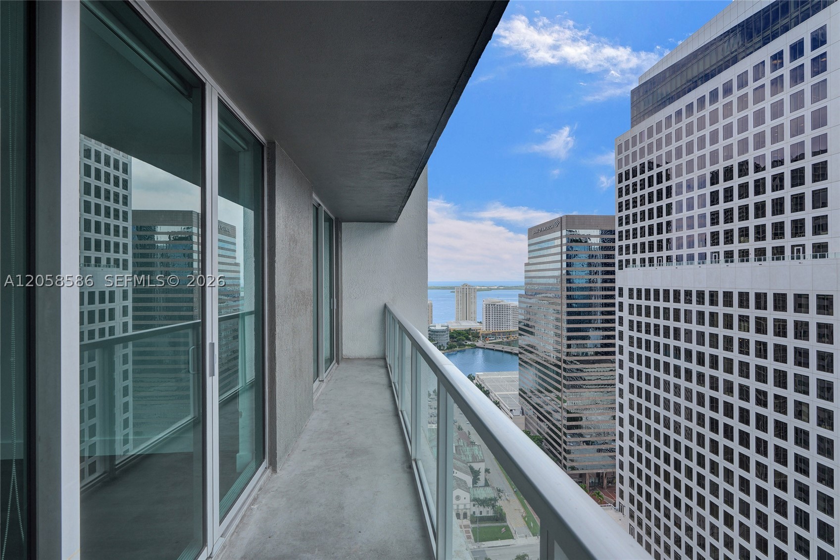 image 500 Brickell West19