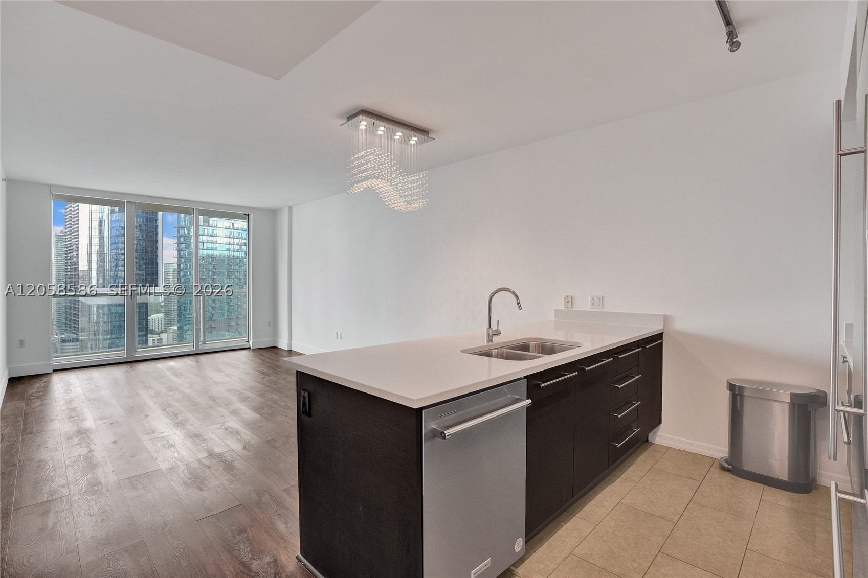 image 500 Brickell West6