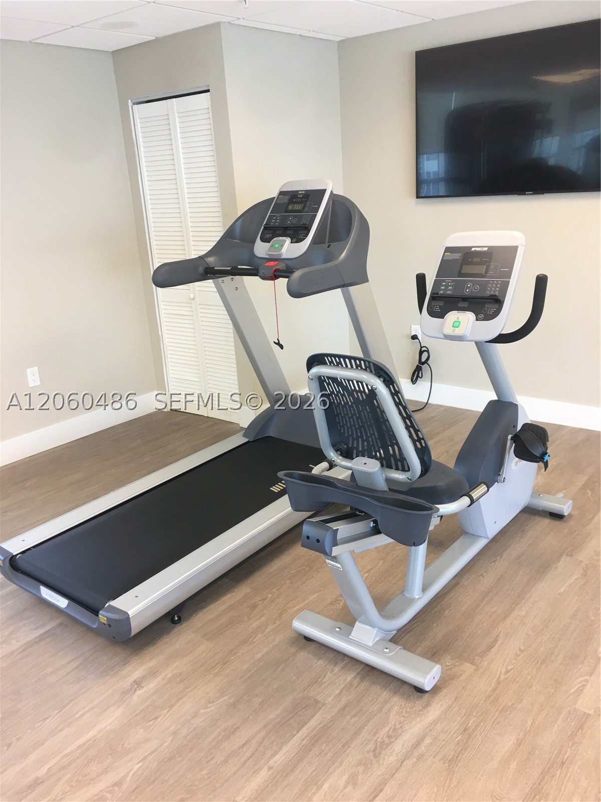 image 26 Edgewater25