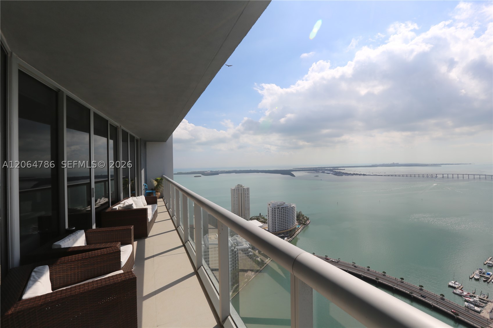 495 Brickell Ave #4703
