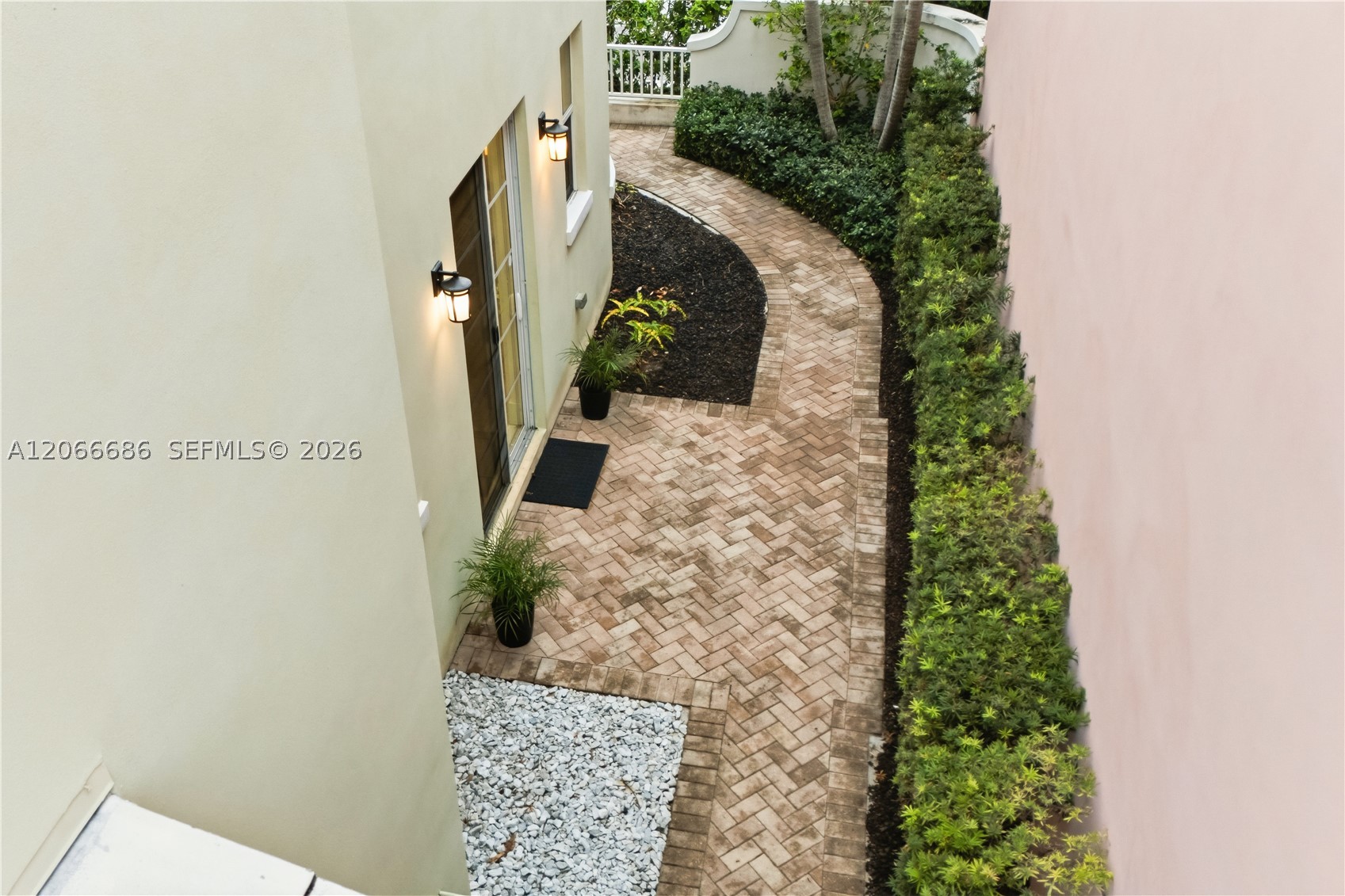 1749 NE 9th St Fort Lauderdale, FL 33304