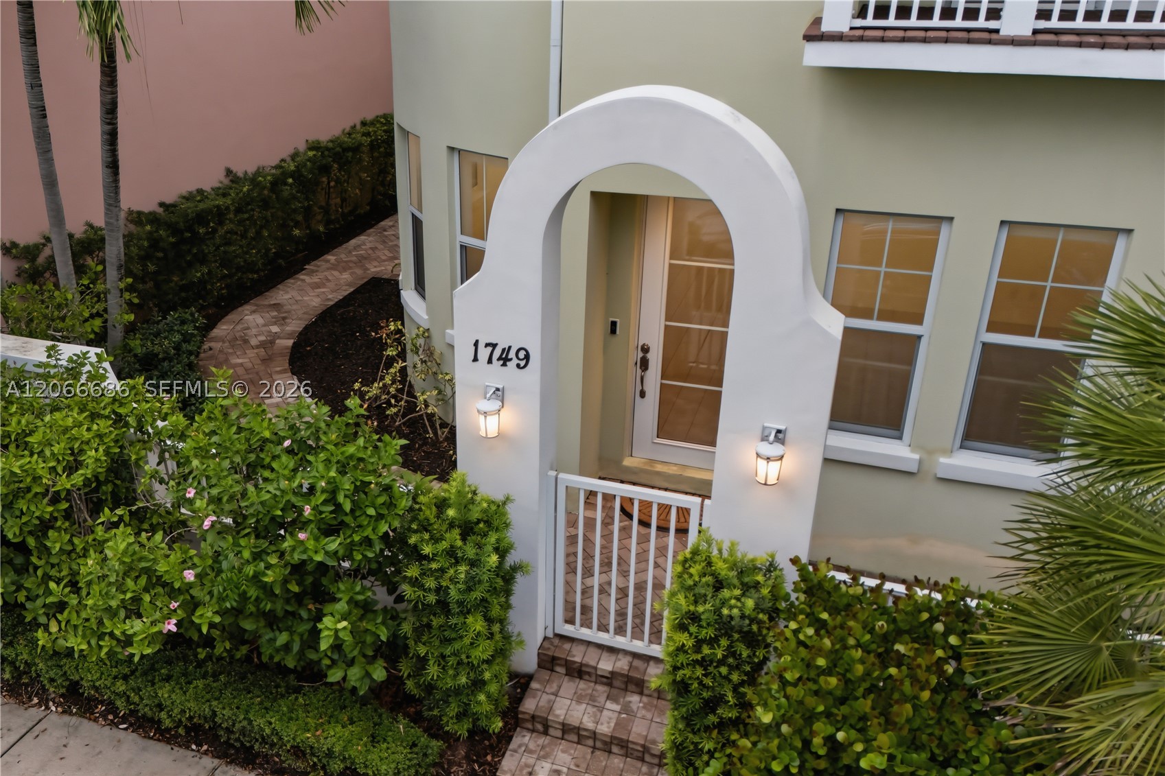 1749 NE 9th St Fort Lauderdale, FL 33304