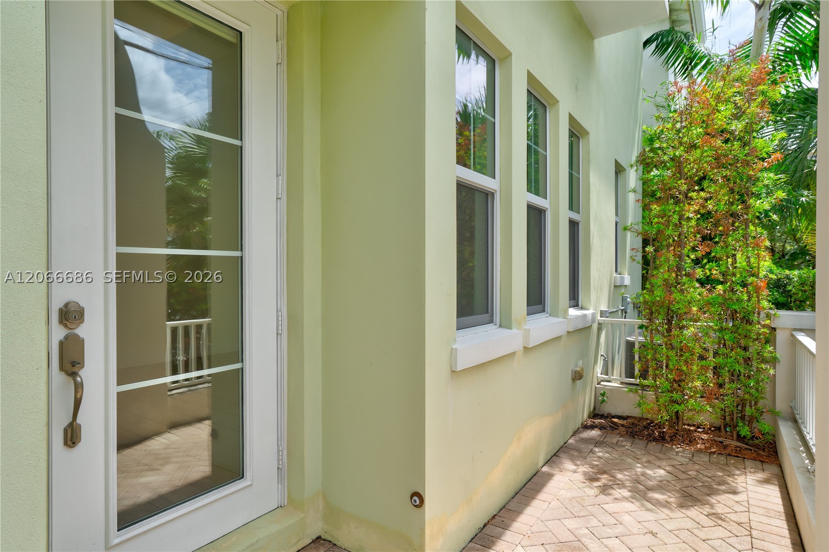 1749 NE 9th St Fort Lauderdale, FL 33304