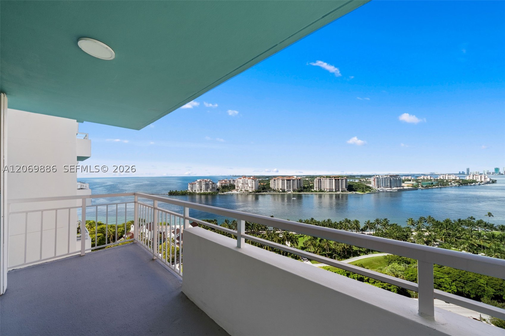 400 S Pointe Dr #1905