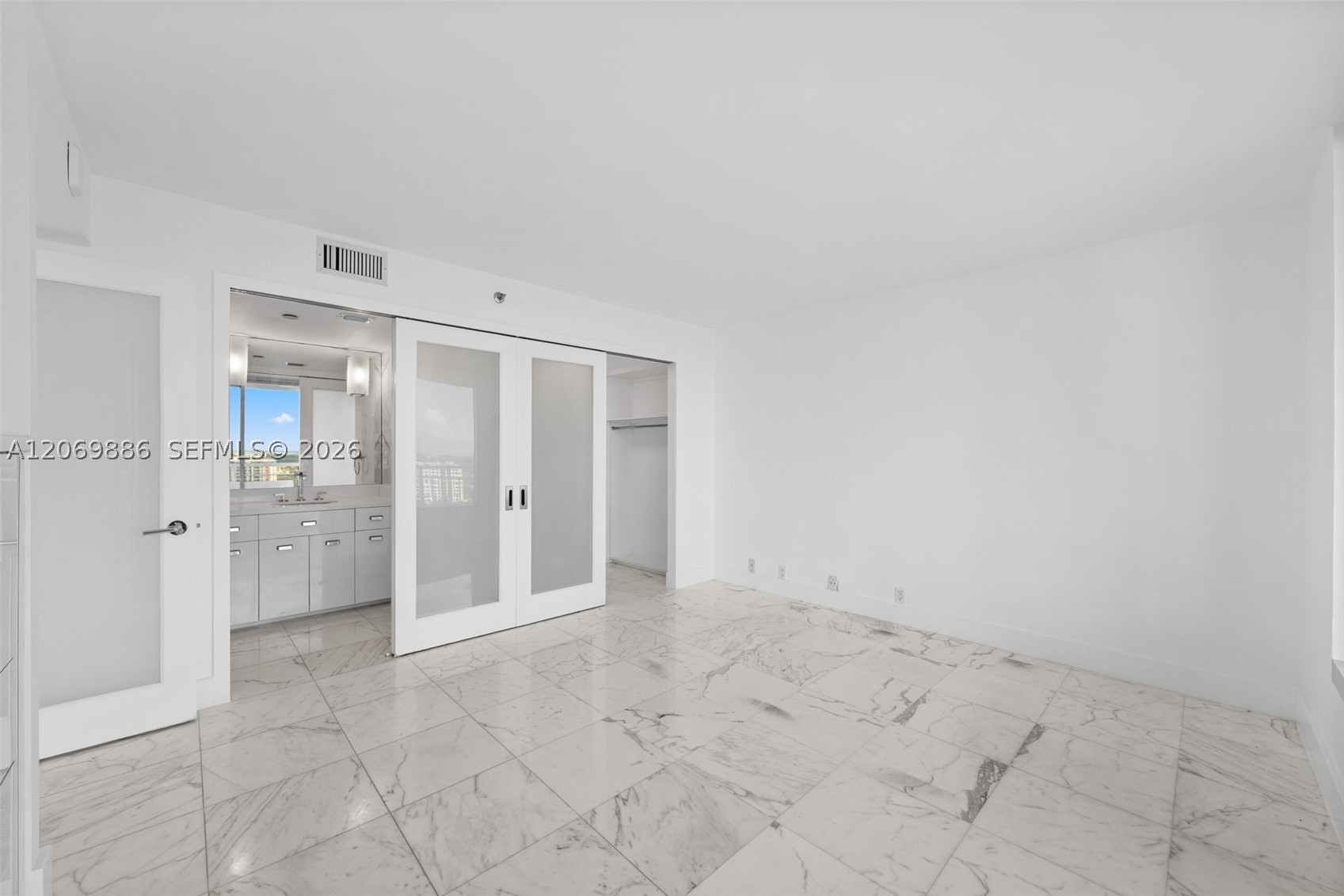 400 S Pointe Dr #1905 Miami Beach, FL 33139