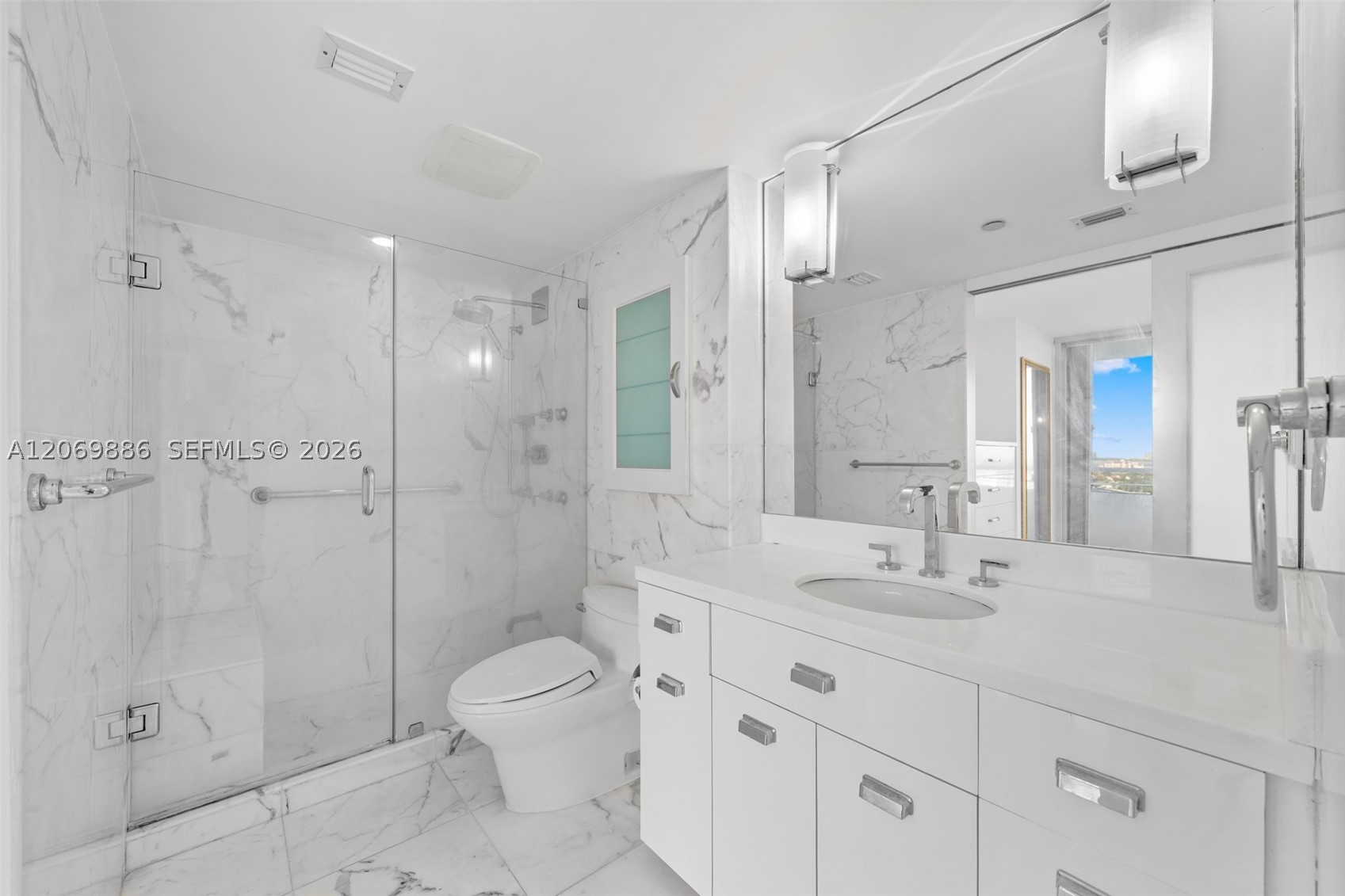 400 S Pointe Dr #1905 Miami Beach, FL 33139