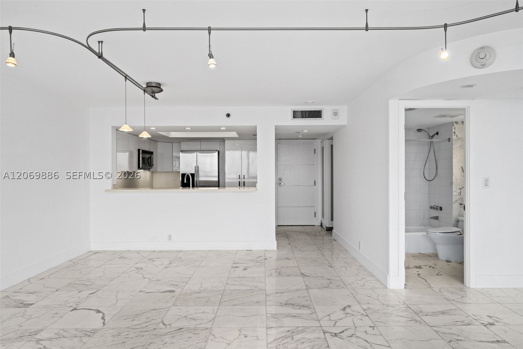 400 S Pointe Dr #1905 Miami Beach, FL 33139
