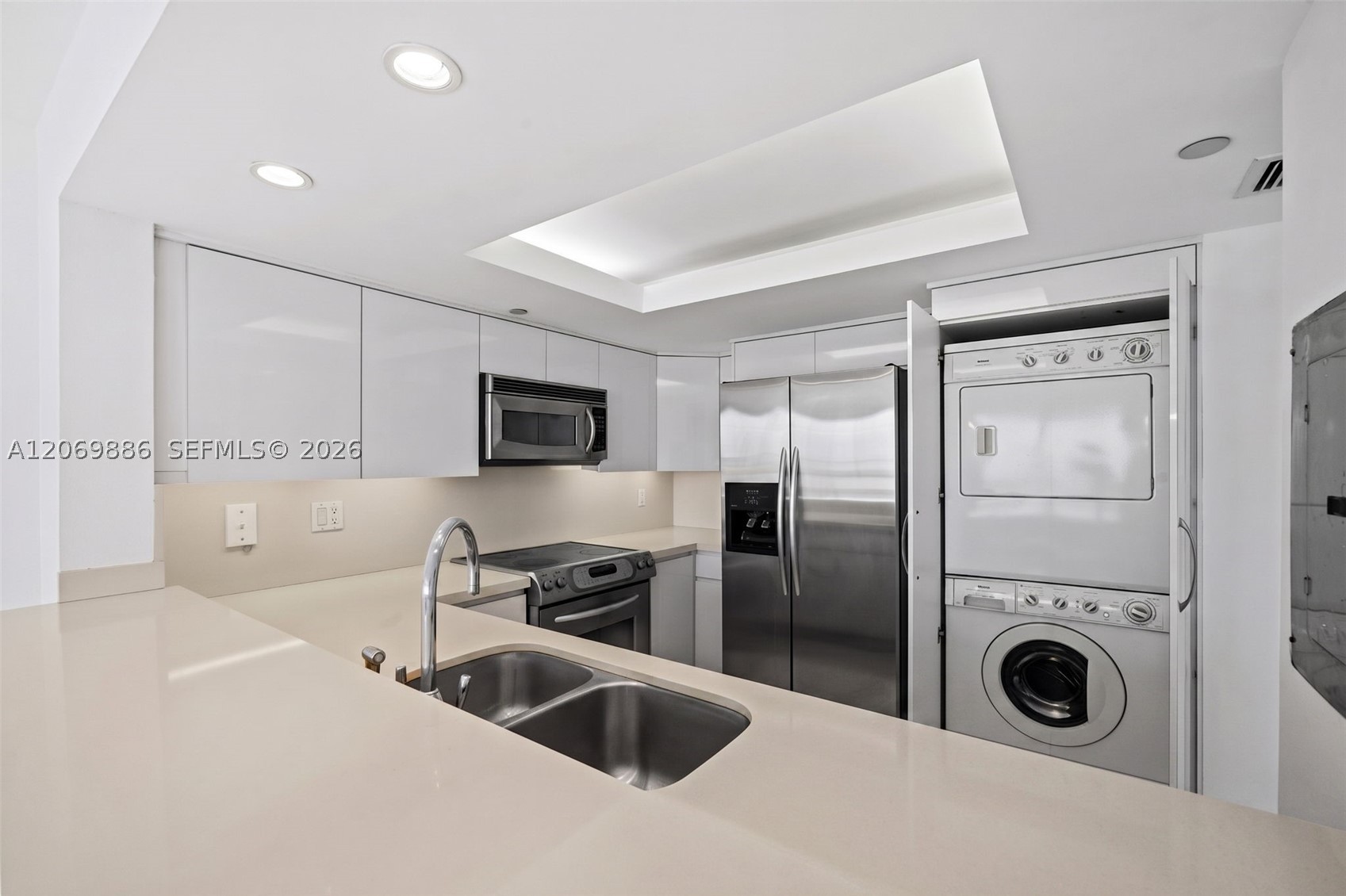 400 S Pointe Dr #1905 Miami Beach, FL 33139