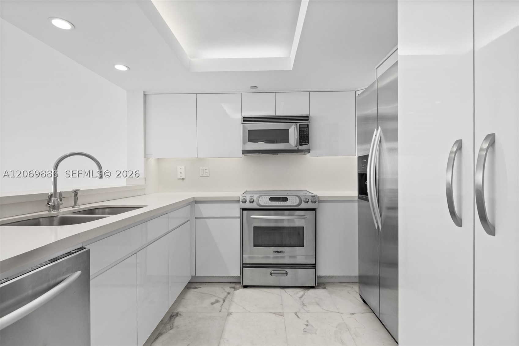 400 S Pointe Dr #1905 Miami Beach, FL 33139