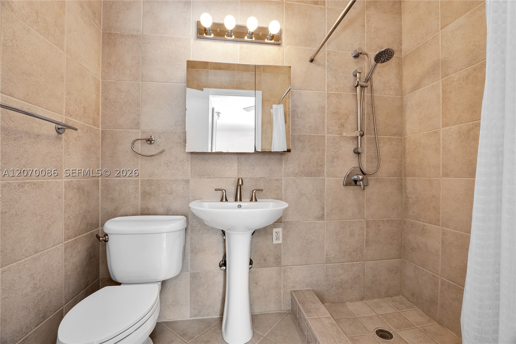 1085 NE 84th St Miami, FL 33138