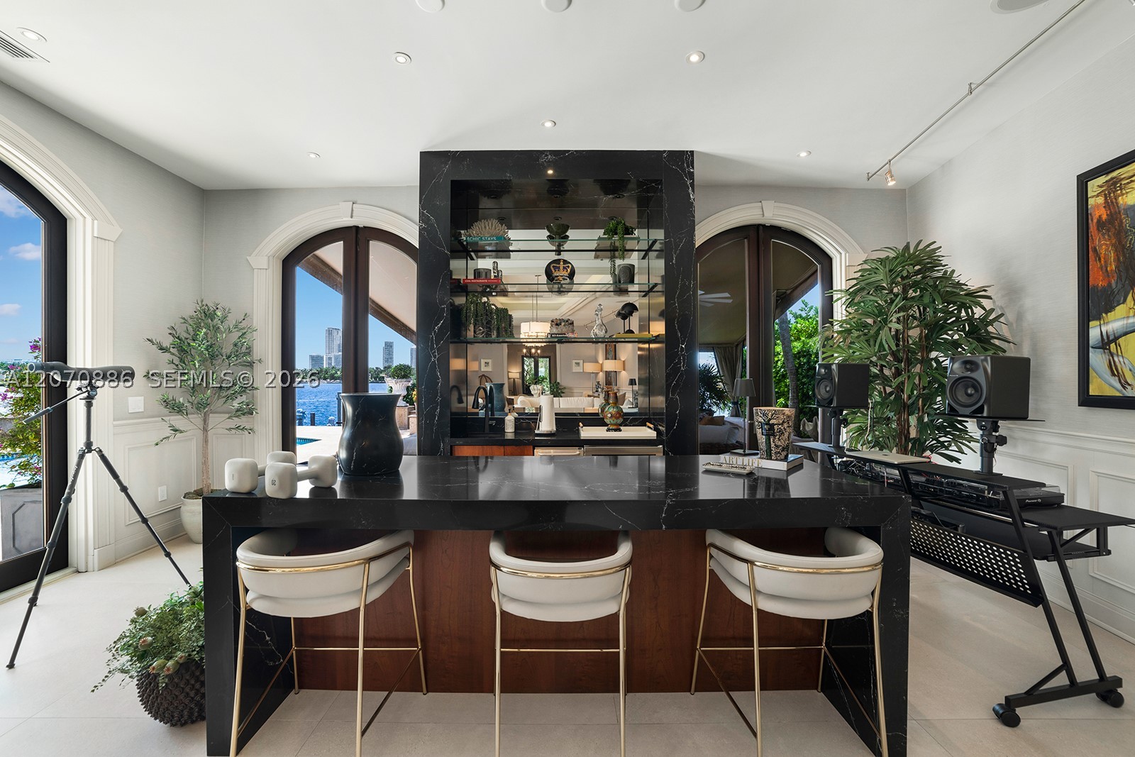 4 Palm Ave Miami Beach, FL 33139