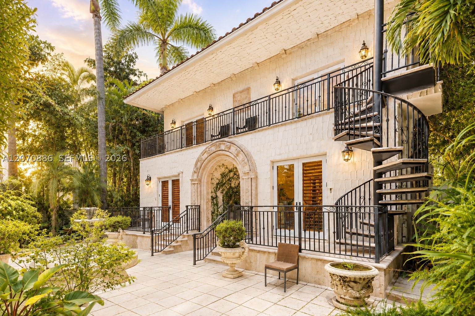 4 Palm Ave Miami Beach, FL 33139