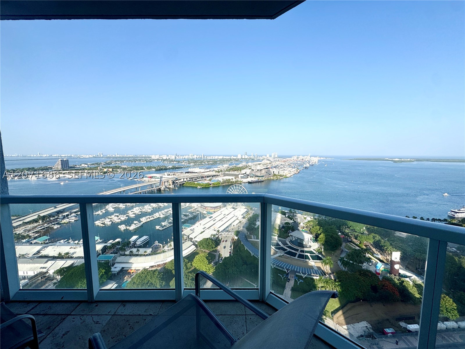 244 Biscayne Blvd #3903