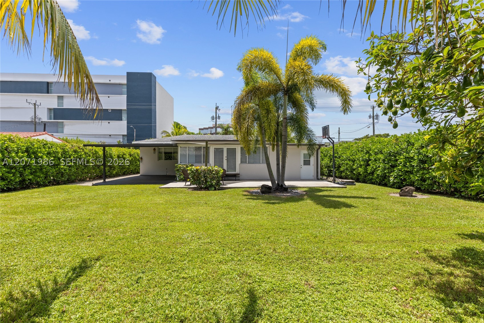 2831 SW 21st Ter Miami, FL 33145