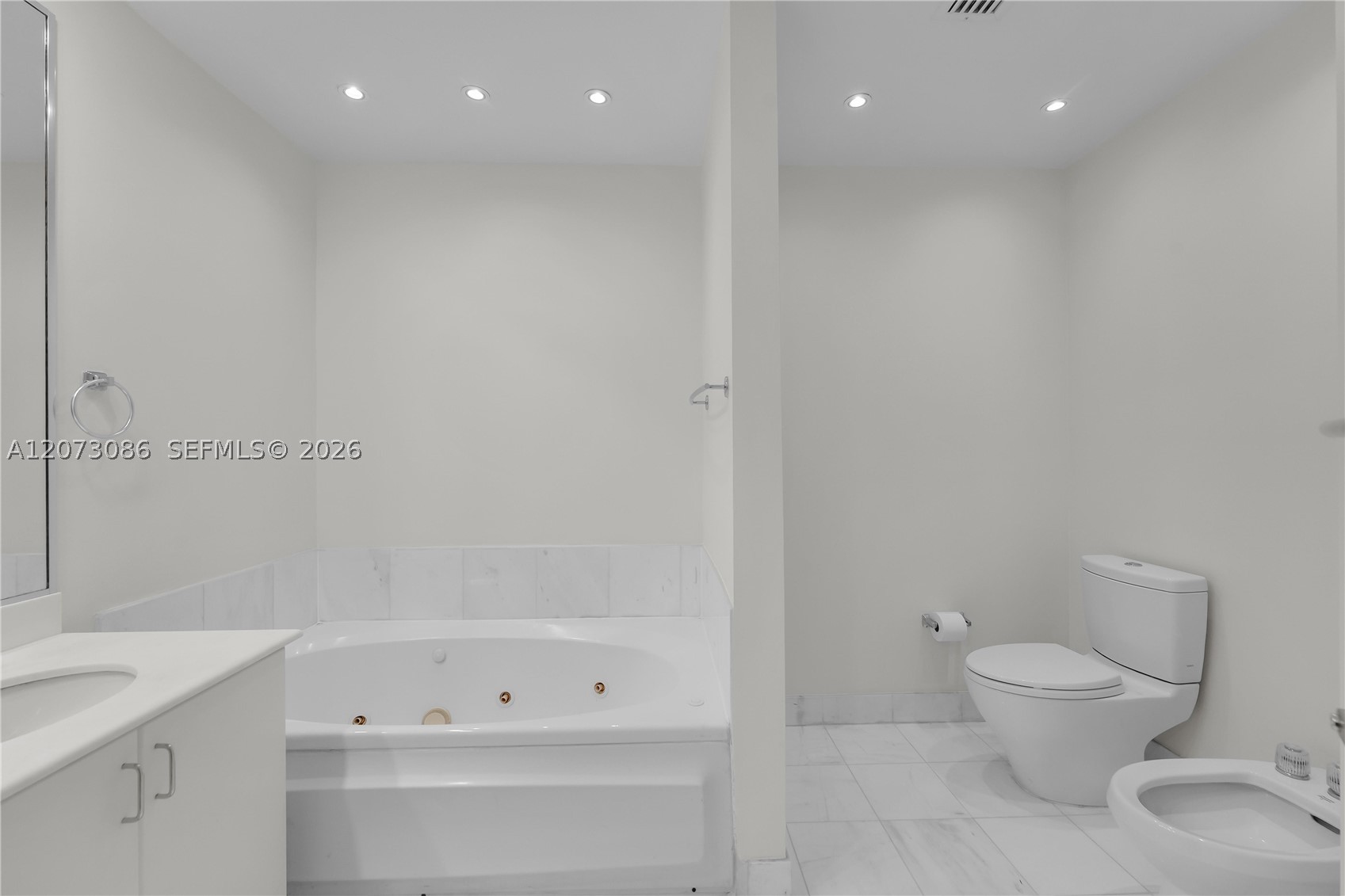 1 Century Ln #202 Miami Beach, FL 33139